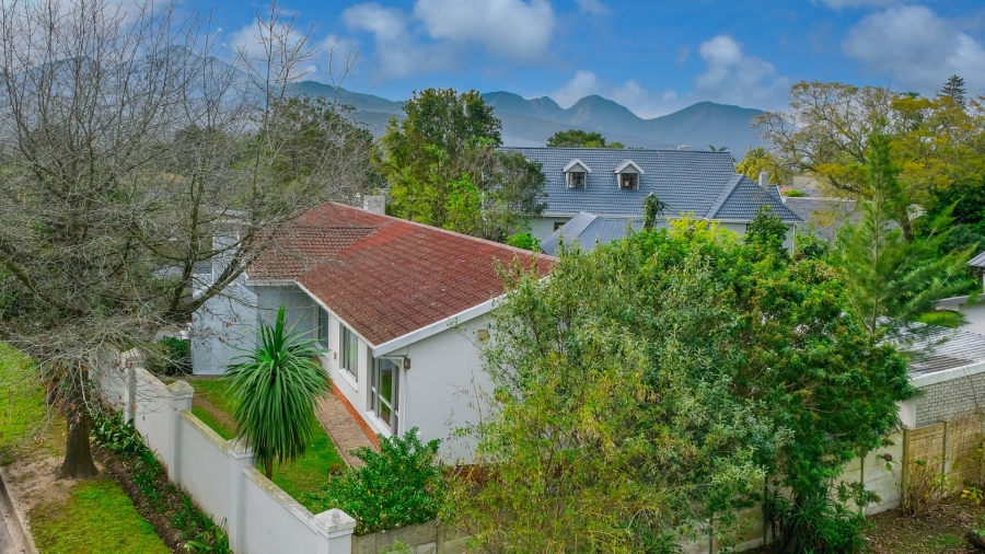 To Let 4 Bedroom Property for Rent in Denver Park Western Cape